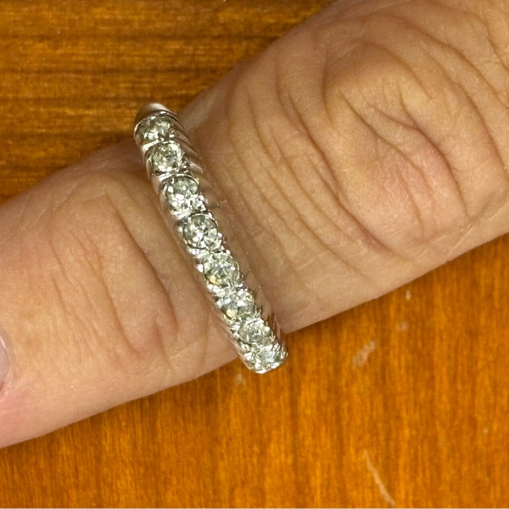 Sterling ring w/8 CZ’s sz 6.75.